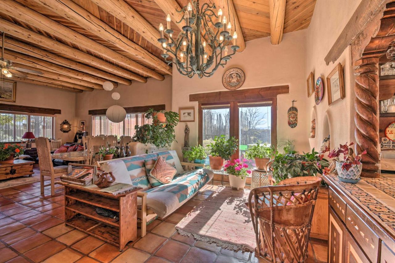 Eclectic El Prado Home With Hot Tub Near Downtown! Exterior photo