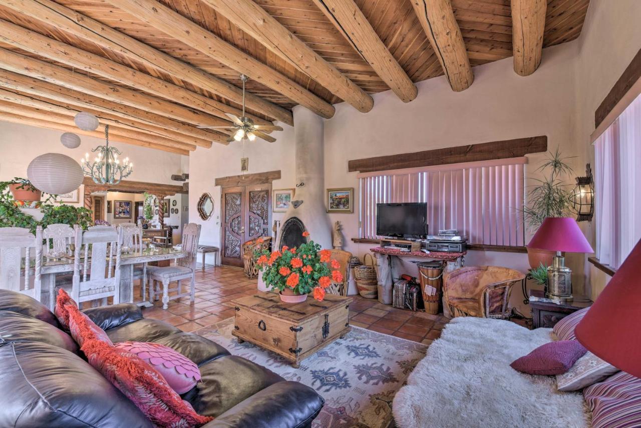 Eclectic El Prado Home With Hot Tub Near Downtown! Exterior photo