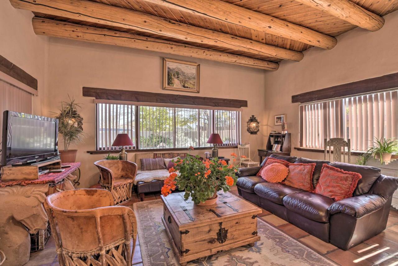 Eclectic El Prado Home With Hot Tub Near Downtown! Exterior photo